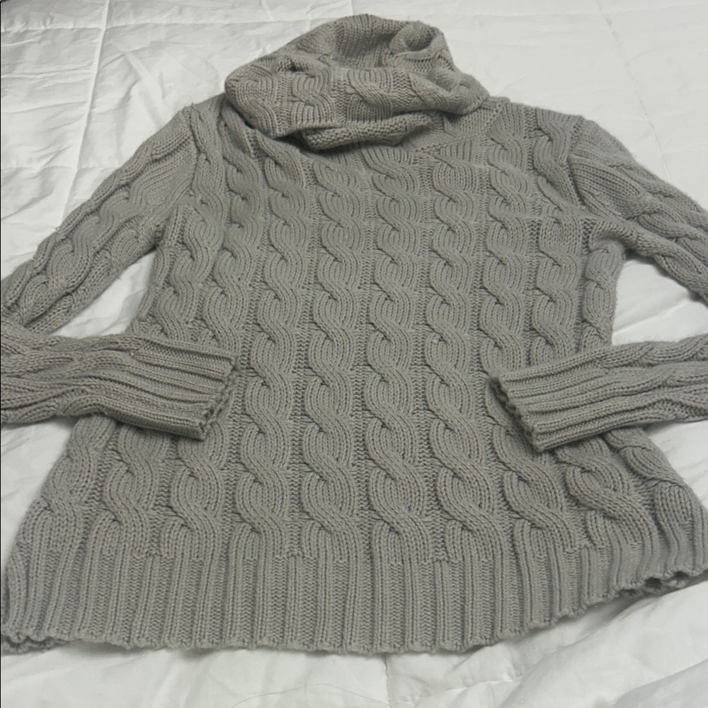 Cozy Gray Cable Knit Turtleneck Sweater💥